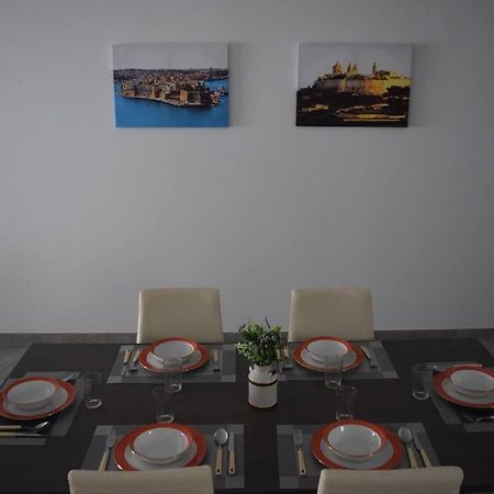 Lovely 3-Bedroom Apartment In L-Iklin Bagian luar foto