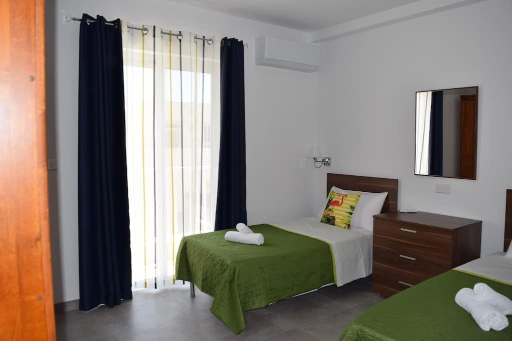 Lovely 3-Bedroom Apartment In L-Iklin Bagian luar foto