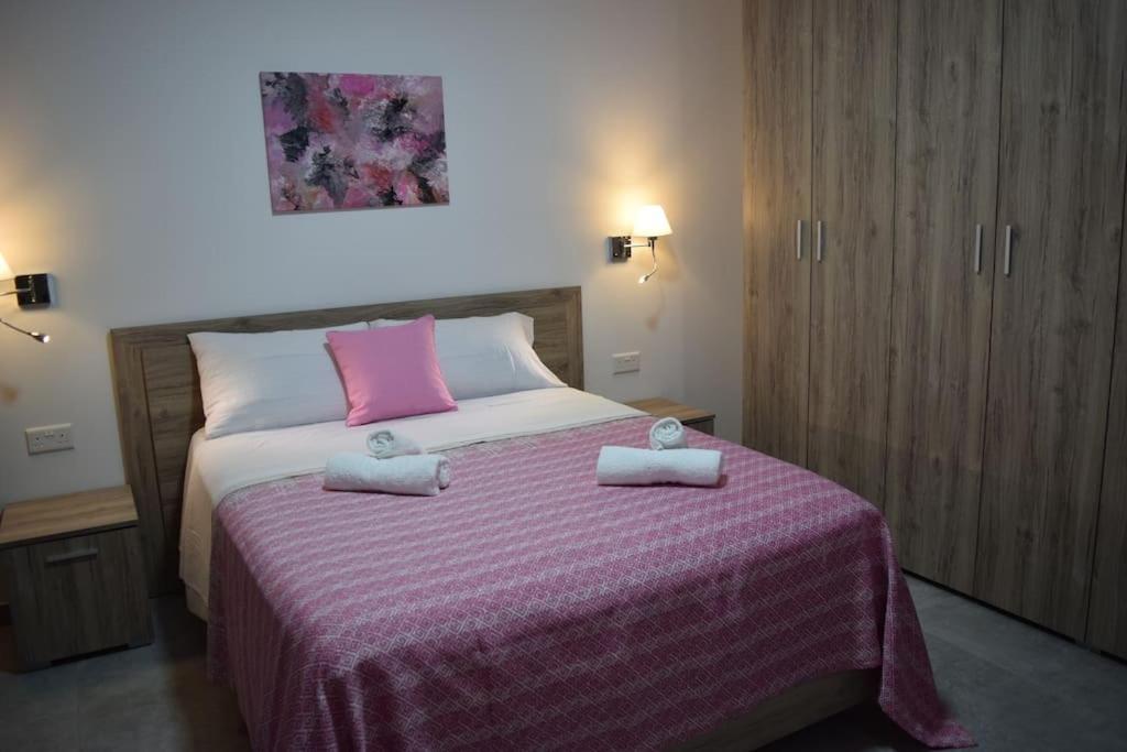 Lovely 3-Bedroom Apartment In L-Iklin Bagian luar foto