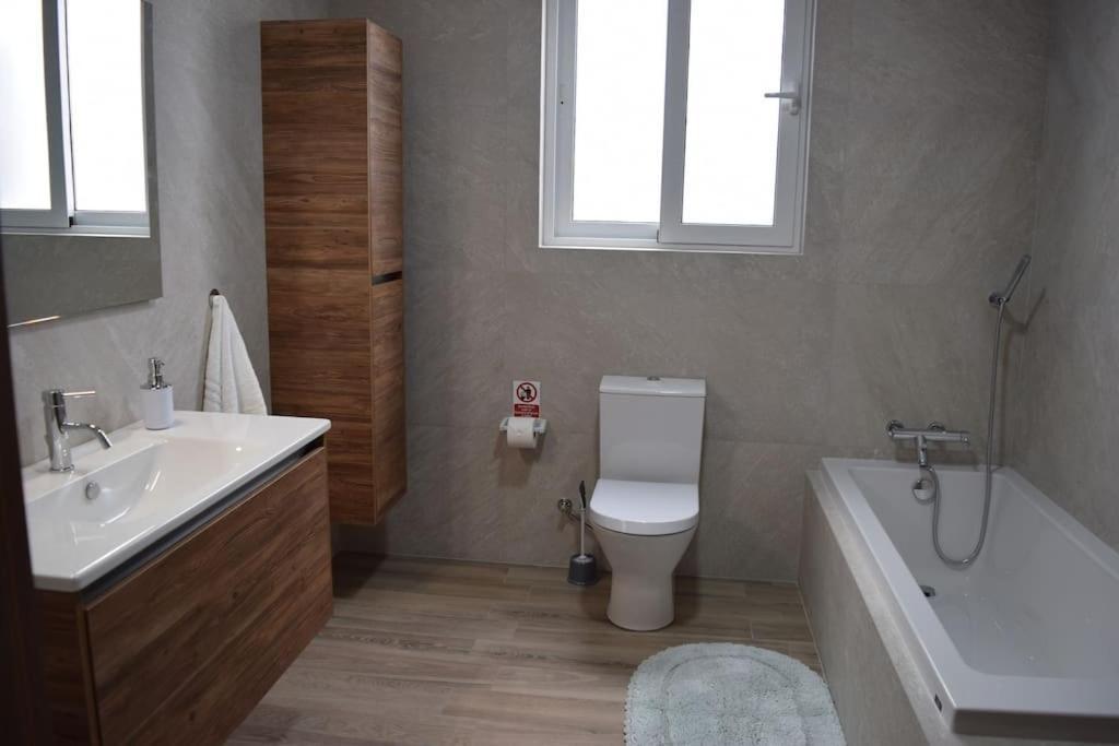 Lovely 3-Bedroom Apartment In L-Iklin Bagian luar foto