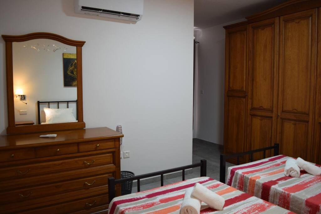 Lovely 3-Bedroom Apartment In L-Iklin Bagian luar foto
